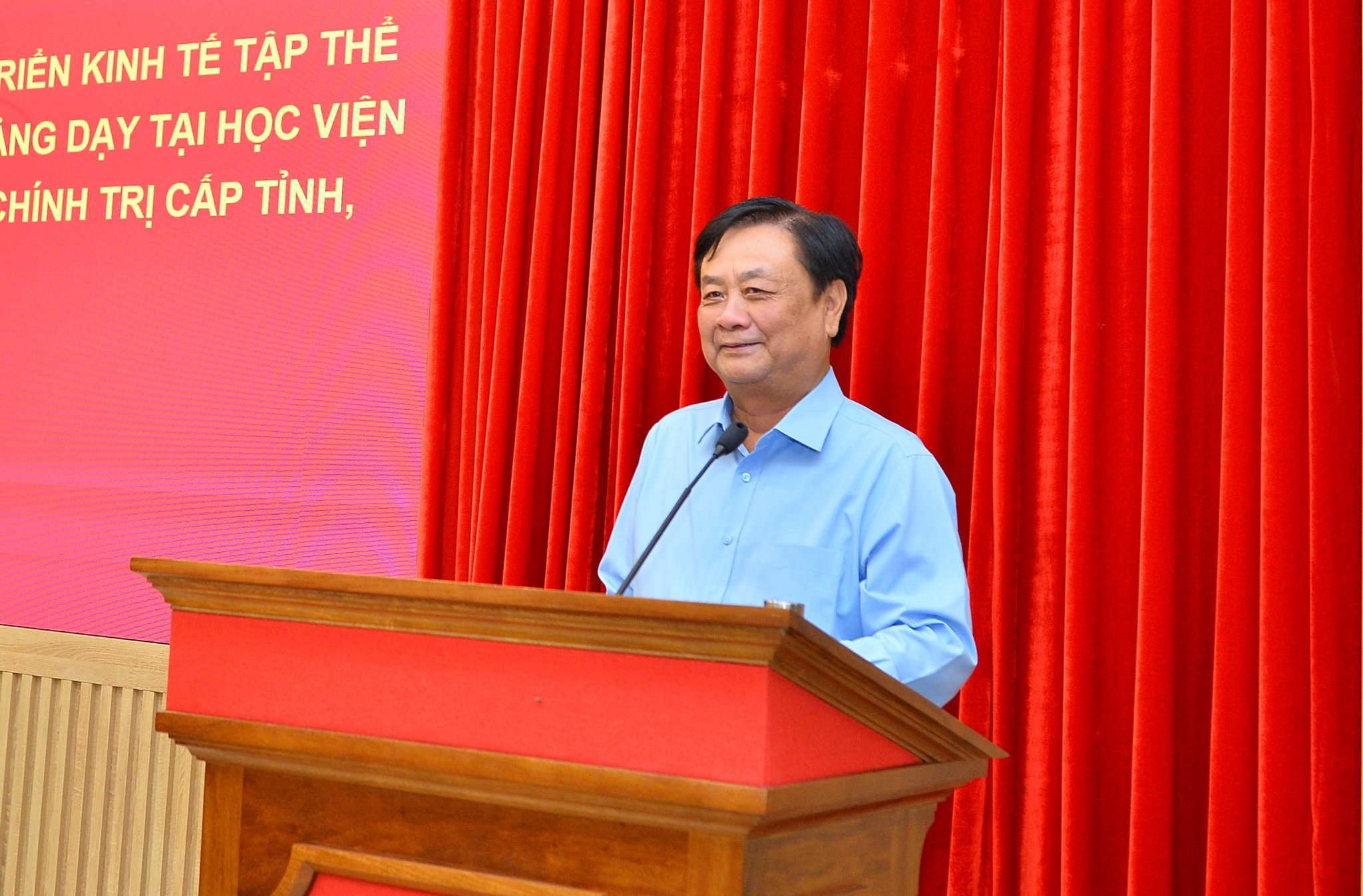 Đầu tư cho con người để kinh tế tập thể phát triển bền vững Đầu tư cho con người để kinh tế tập thể phát triển bền vững