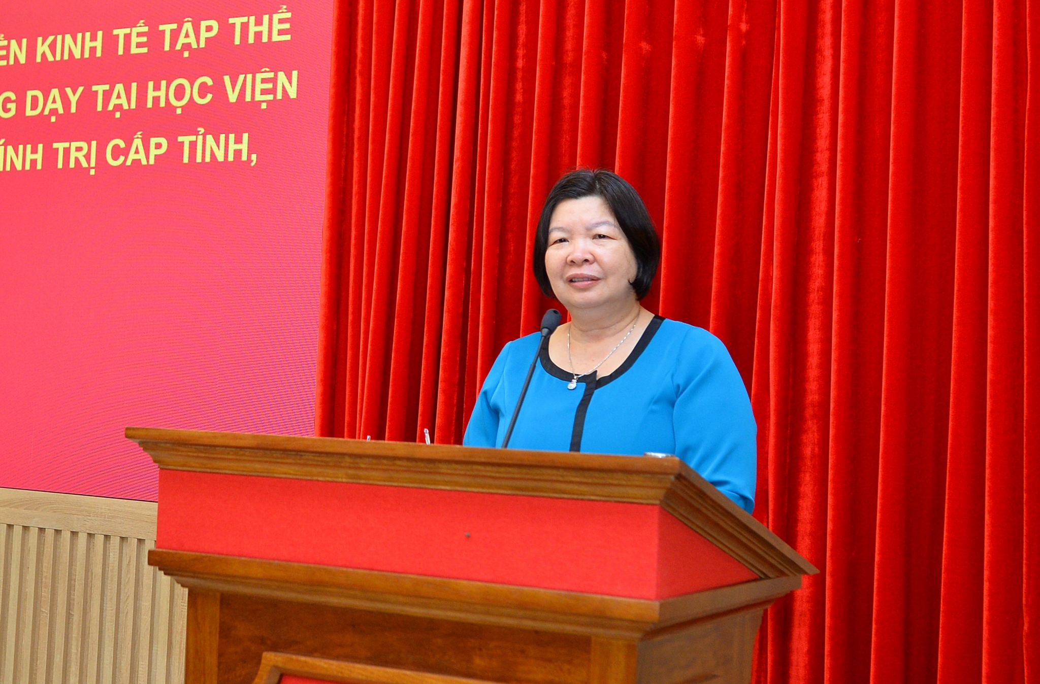 Đầu tư cho con người để kinh tế tập thể phát triển bền vững Đầu tư cho con người để kinh tế tập thể phát triển bền vững