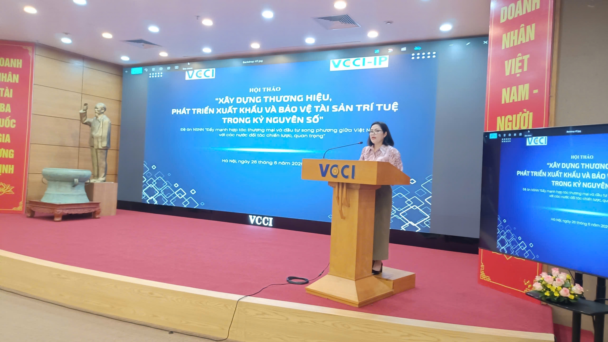 bà Trần Thị Thanh Tâm, Giám đốc Trung tâm Hỗ trợ Doanh nghiệp nhỏ và vừa (VCCI) 