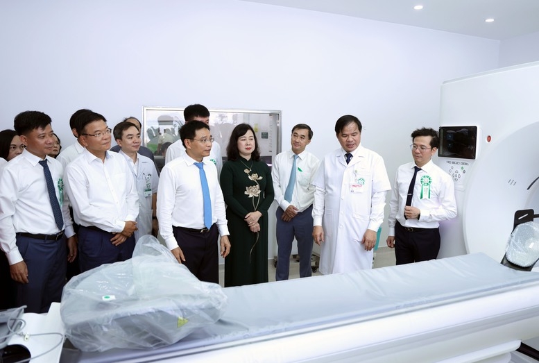 Khai trương Bệnh viện Bạch Mai cơ sở Ninh Bình: Đưa dịch vụ y tế chất lượng cao đến gần người dân