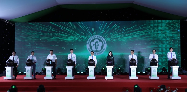 Khai trương Bệnh viện Bạch Mai cơ sở Ninh Bình: Đưa dịch vụ y tế chất lượng cao đến gần người dân