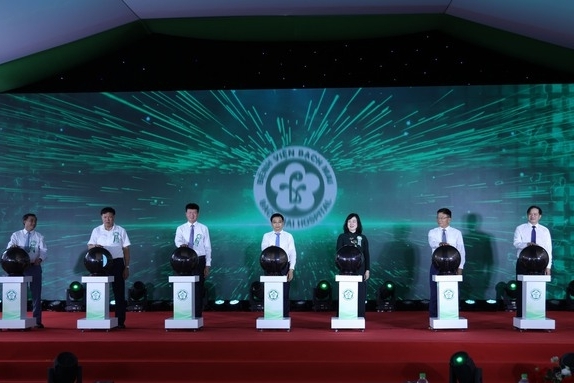 Khai trương Bệnh viện Bạch Mai cơ sở Ninh Bình: Đưa dịch vụ y tế chất lượng cao đến gần người dân