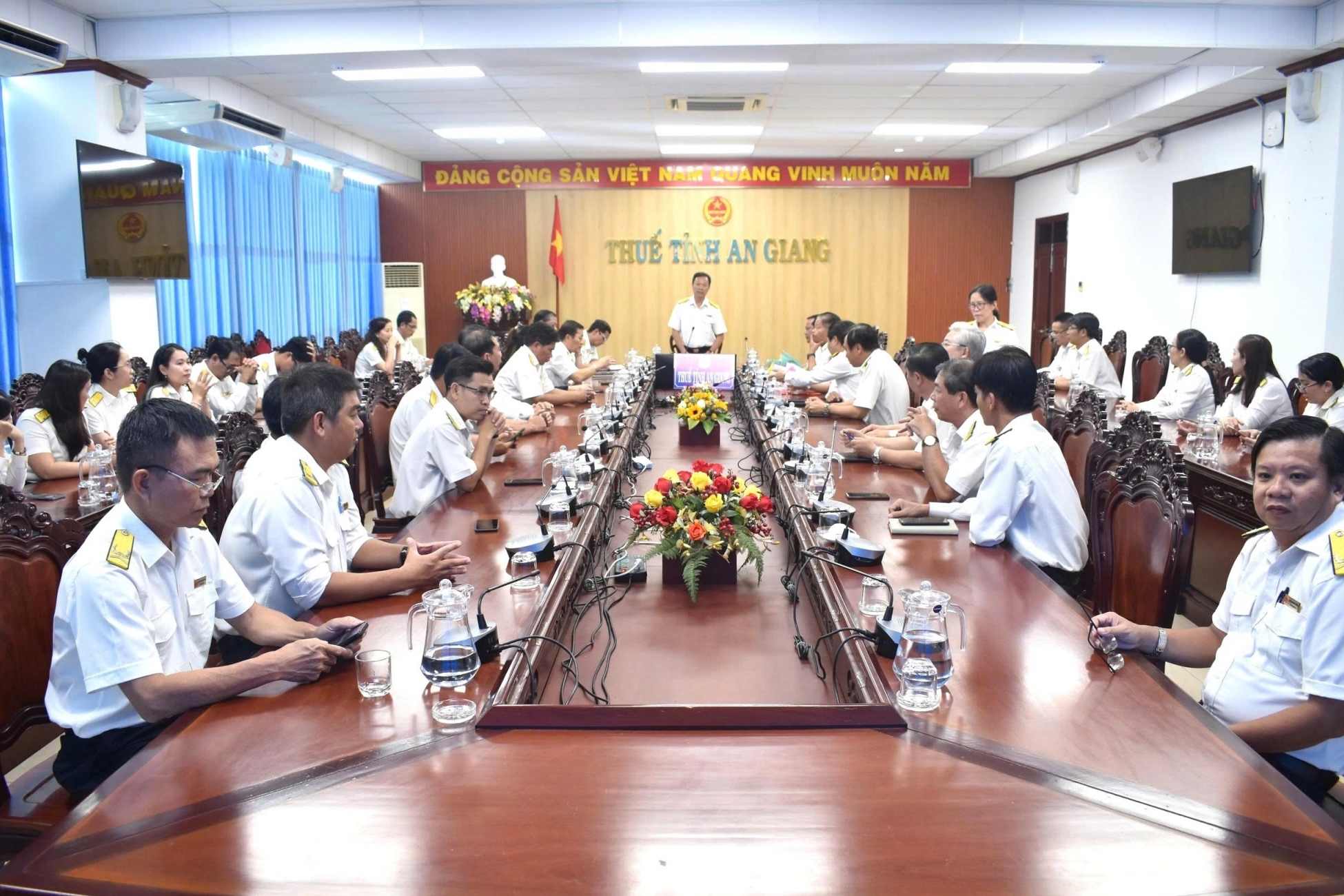 Thuế tỉnh An Giang: Đẩy nhanh triển khai định danh điện tử trên VNeID cho doanh nghiệp