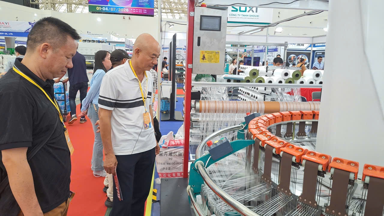 Thúc đẩy ứng dụng công nghệ cao và sản xuất thông minh
