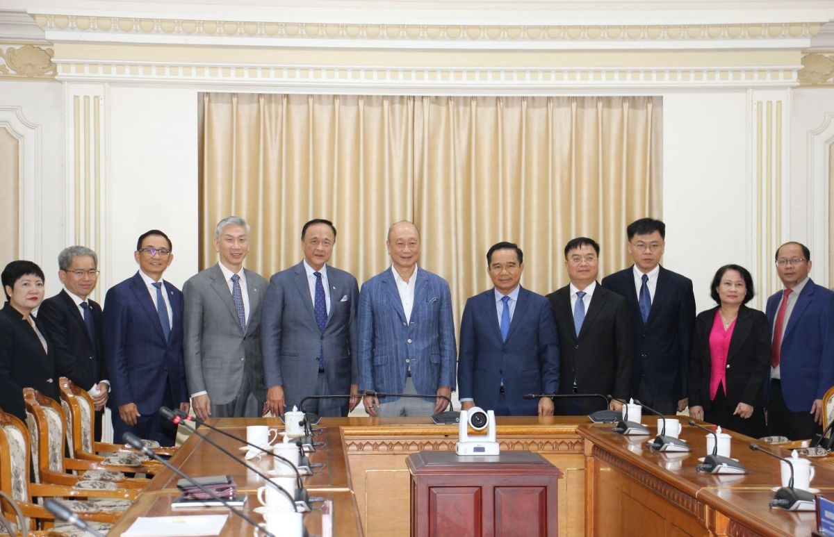 UOB tham gia trung tâm tài chính quốc tế UOB sẵn sàng tham gia Trung tâm Tài chính quốc tế, nghiên cứu thử nghiệm các sản phẩm tài chính mới