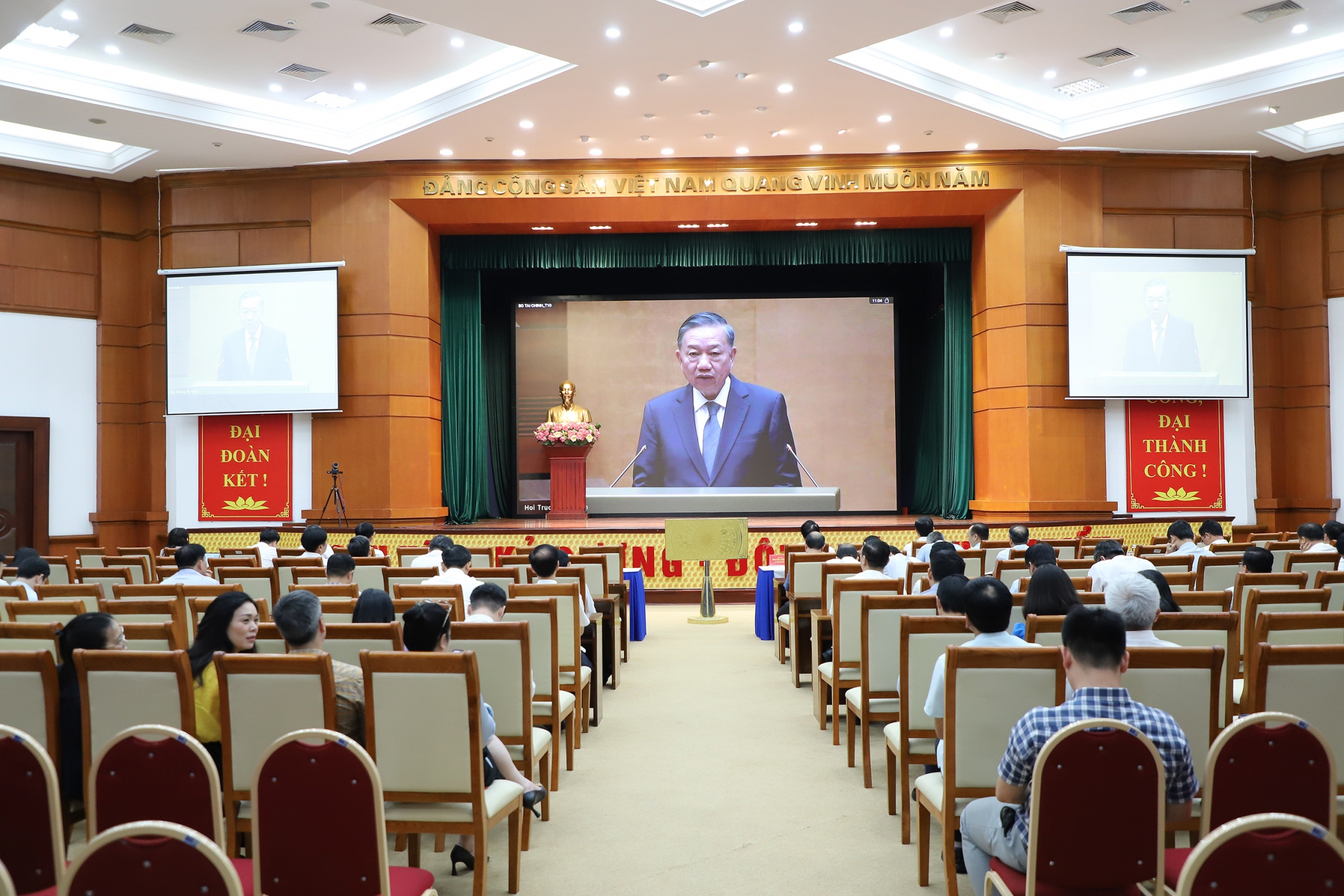 Tổng Bí thư, Chủ tịch nước Tô Lâm: Chuyển mạnh từ tư duy hoàn thành công việc sang tạo ra sản phẩm Tổng Bí thư, Chủ tịch nước Tô Lâm: Chuyển mạnh từ tư duy hoàn thành công việc sang tạo ra sản phẩm