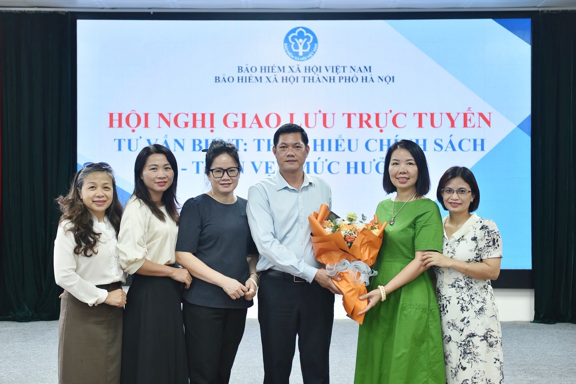 Tư vấn trực tuyến, giải đáp chính sách bảo hiểm y tế mới cho người dân