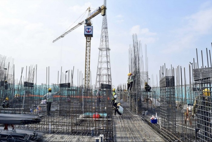 Ngành xây dựng đối mặt áp lực kép về đơn giá và nhân lực