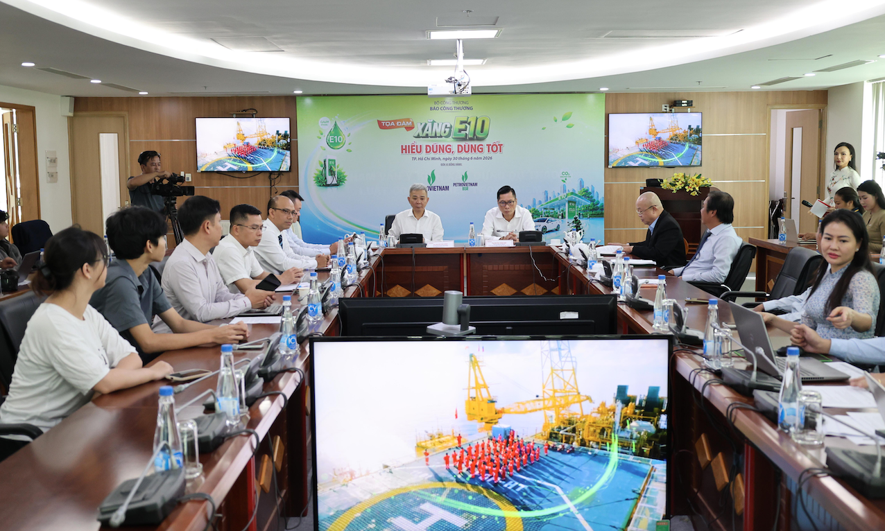 Kết hợp giữa sản xuất và nhập khẩu nhằm bảo đảm lộ trình sử dụng xăng sinh học