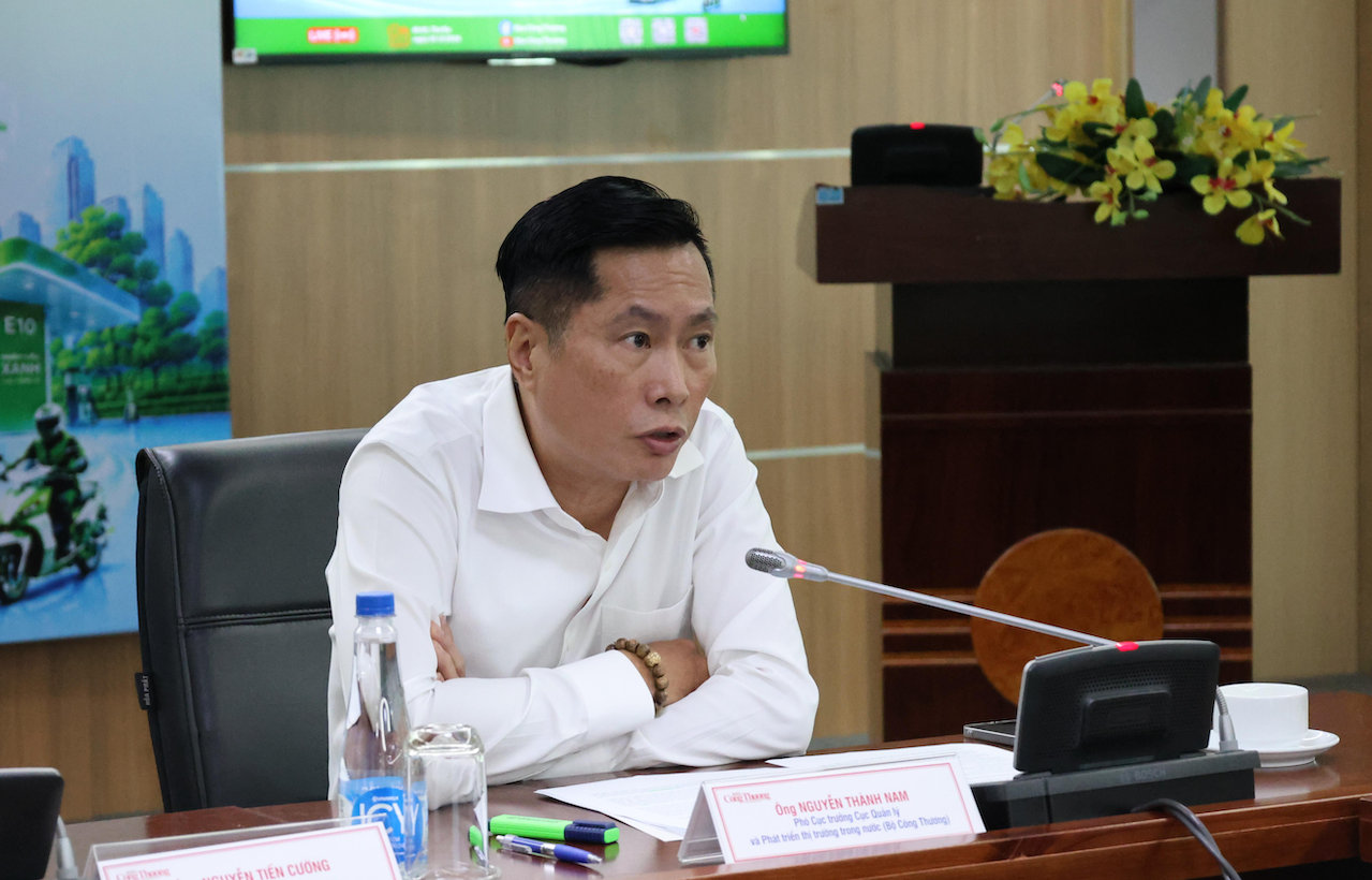 Kết hợp giữa sản xuất và nhập khẩu nhằm bảo đảm lộ trình sử dụng xăng sinh học