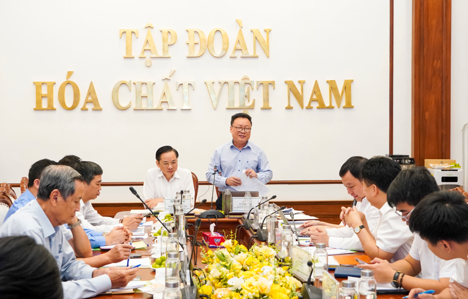 Xây dựng chiến lược quốc gia về phát triển công nghiệp vật liệu và hóa chất