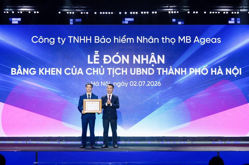 MB Life đón nhận Bằng khen của Chủ tịch UBND TP. Hà Nội nhân dịp kỷ niệm 10 năm thành lập MB Life đón nhận Bằng khen của Chủ tịch UBND TP. Hà Nội nhân dịp kỷ niệm 10 năm thành lập