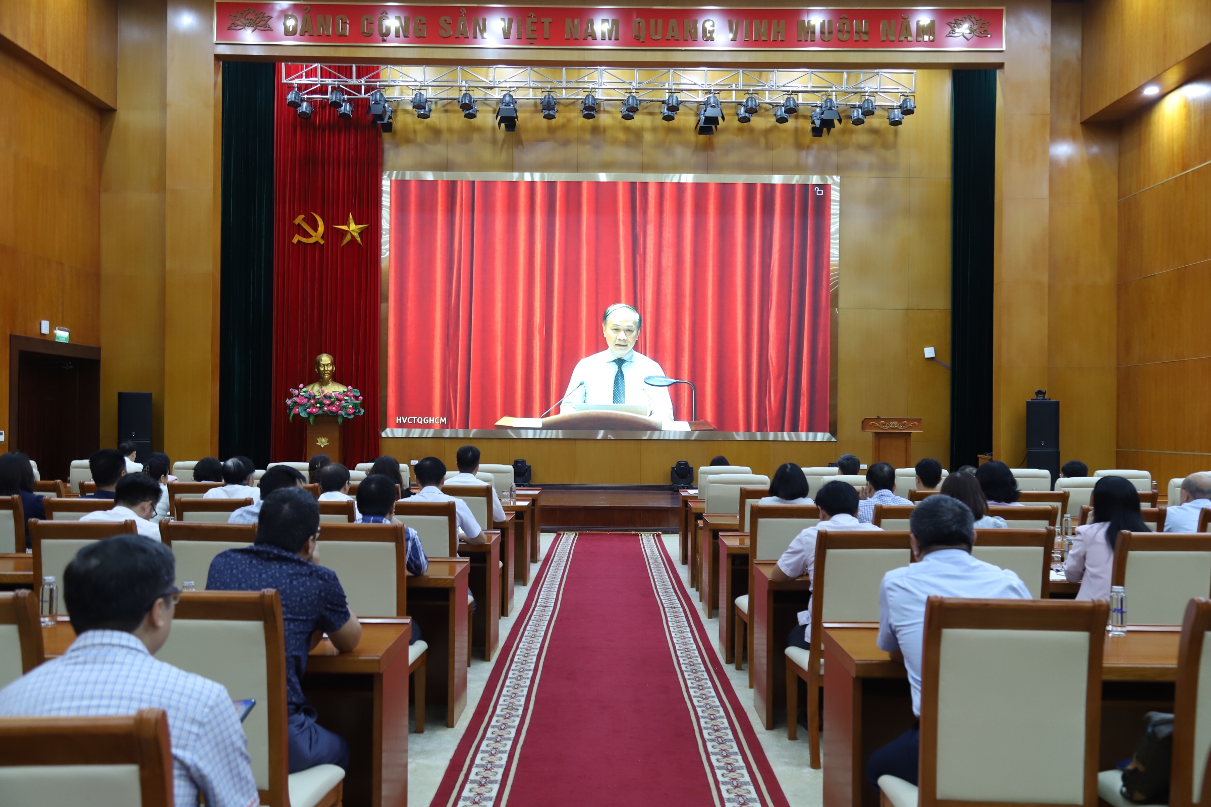 Thực hiện nghiêm việc học tập, quán triệt nghị quyết và tham dự các hội nghị Thực hiện nghiêm việc học tập, quán triệt nghị quyết và tham dự các hội nghị