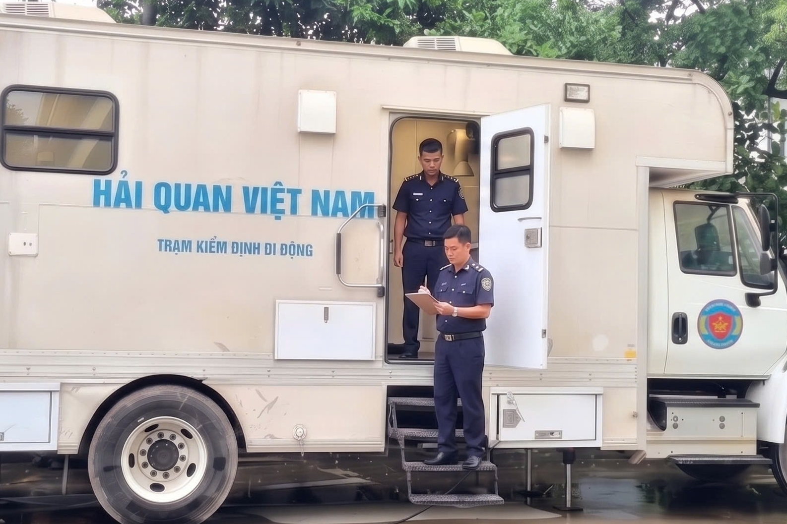 Hải quan phối hợp lấy mẫu phân tích giúp giảm chi phí cho doanh nghiệp