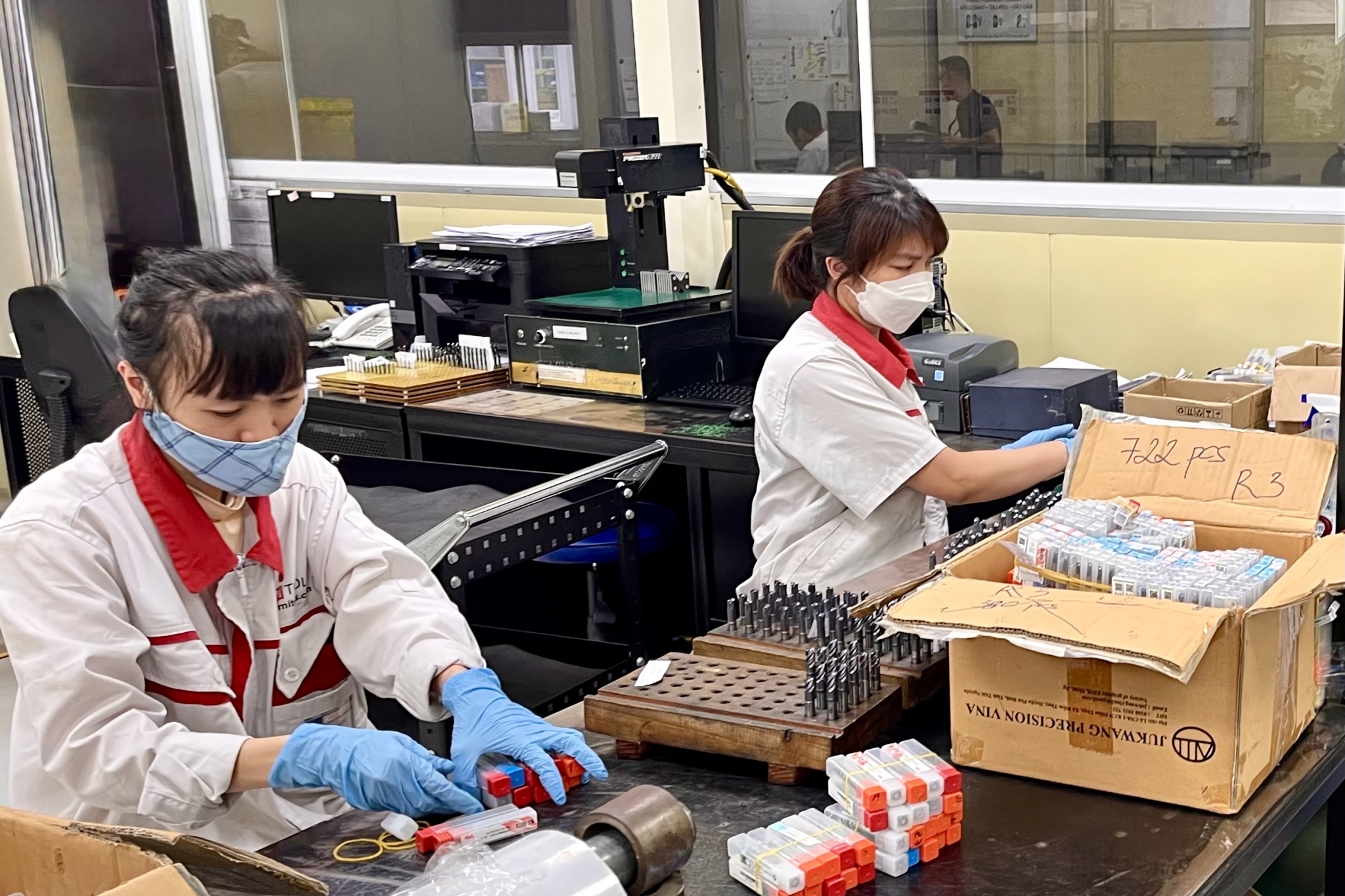 Tăng trưởng gắn với nâng cao đời sống người lao động