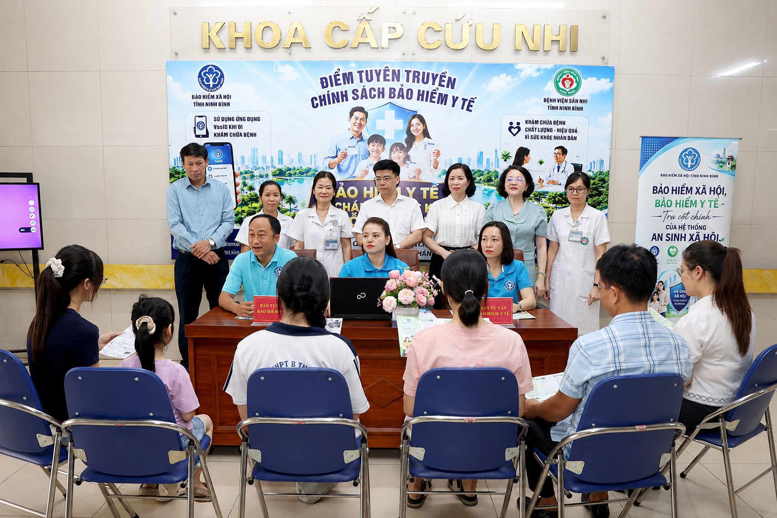 Mô hình mới đưa chính sách bảo hiểm y tế đến gần người dân