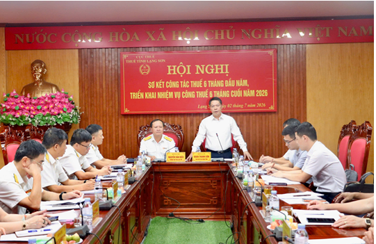 ông Đoàn Thanh Sơn, Phó Chủ tịch UBND tỉnh Lạng Sơn ghi nhận và biểu dương những kết quả nổi bật mà Thuế tỉnh Lạng Sơn đã đạt được trong 6 tháng đầu năm 2026. 