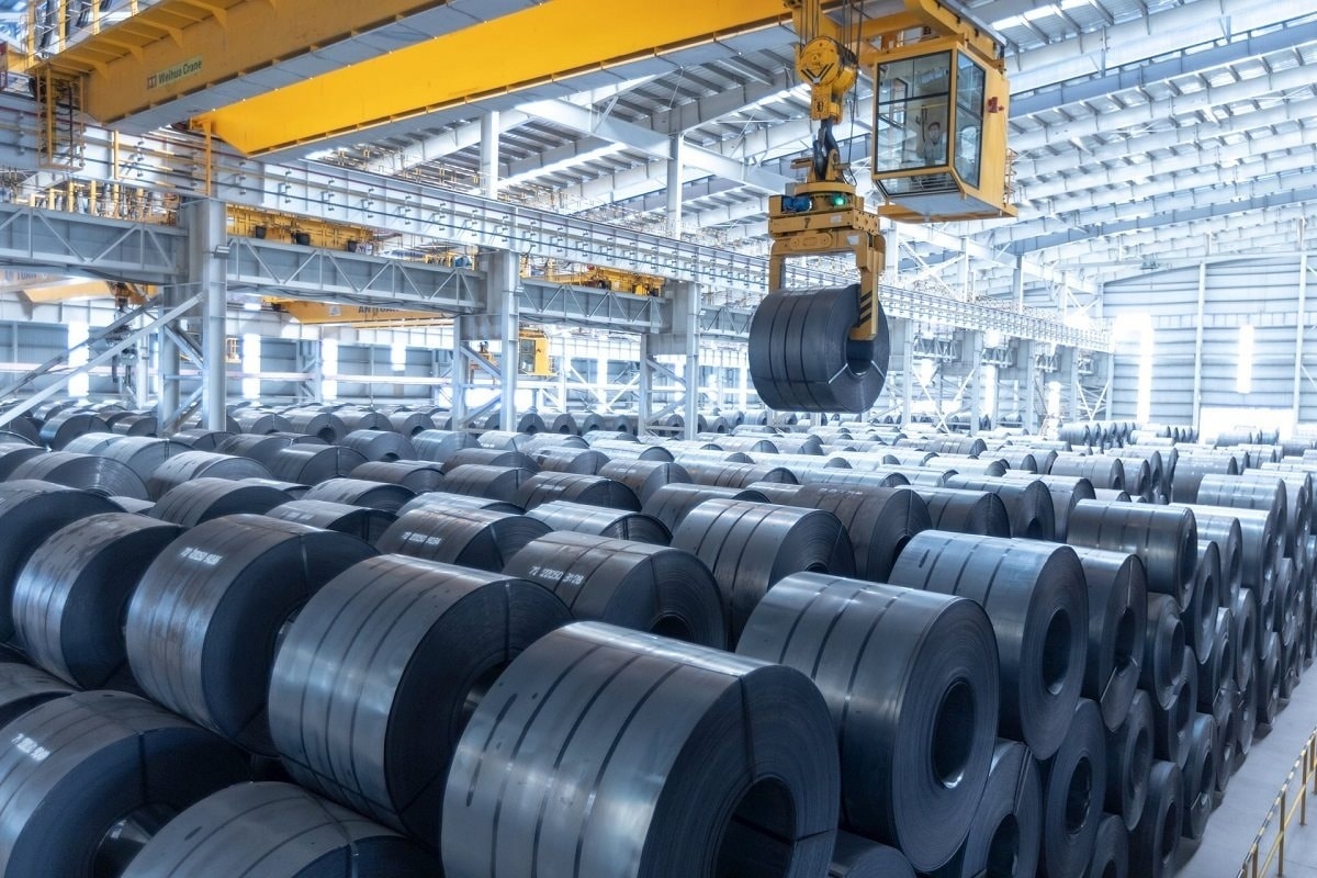Xuất khẩu thép trước bão phòng vệ thương mại: Áp lực không chỉ từ giá bán