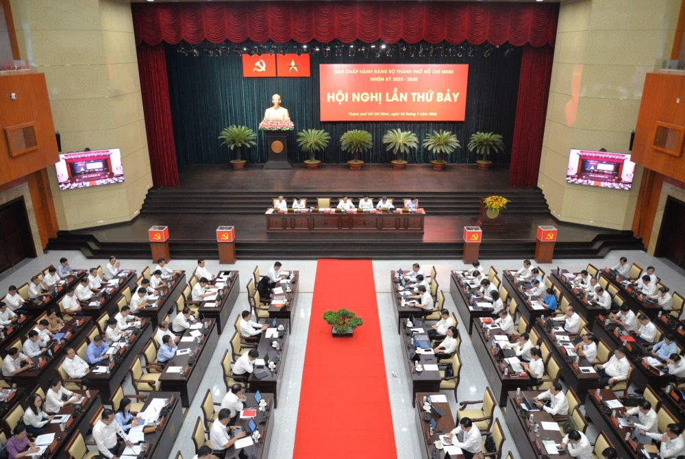 TP. Hồ Chí Minh thu ngân sách hơn 477.000 tỷ đồng, đạt gần 60% dự toán năm