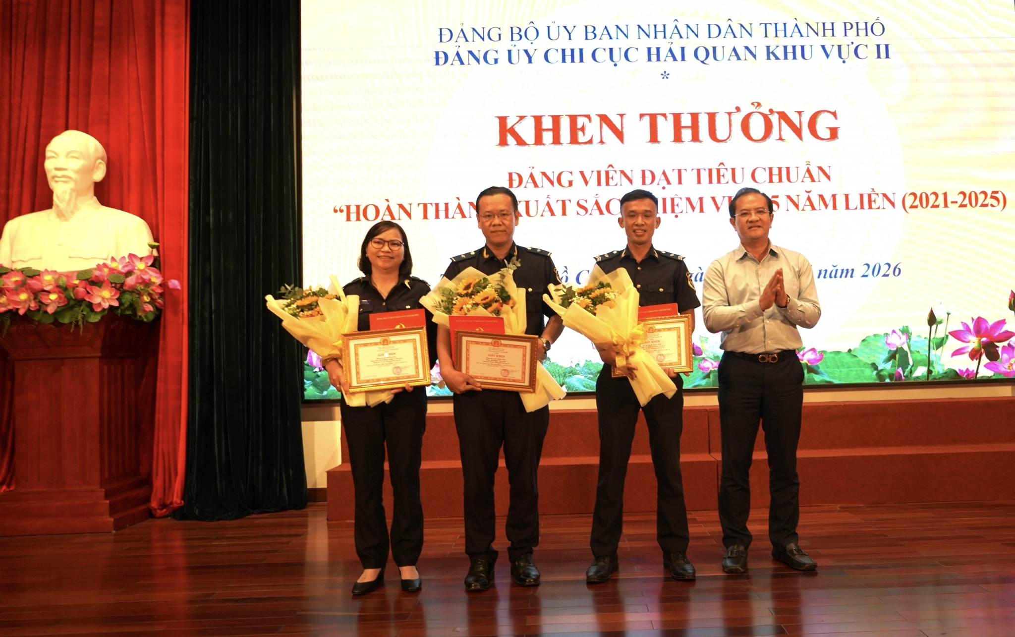 Chi cục Hải quan khu vực II phấn đấu hoàn thành mục tiêu thu 200.000 tỷ đồng