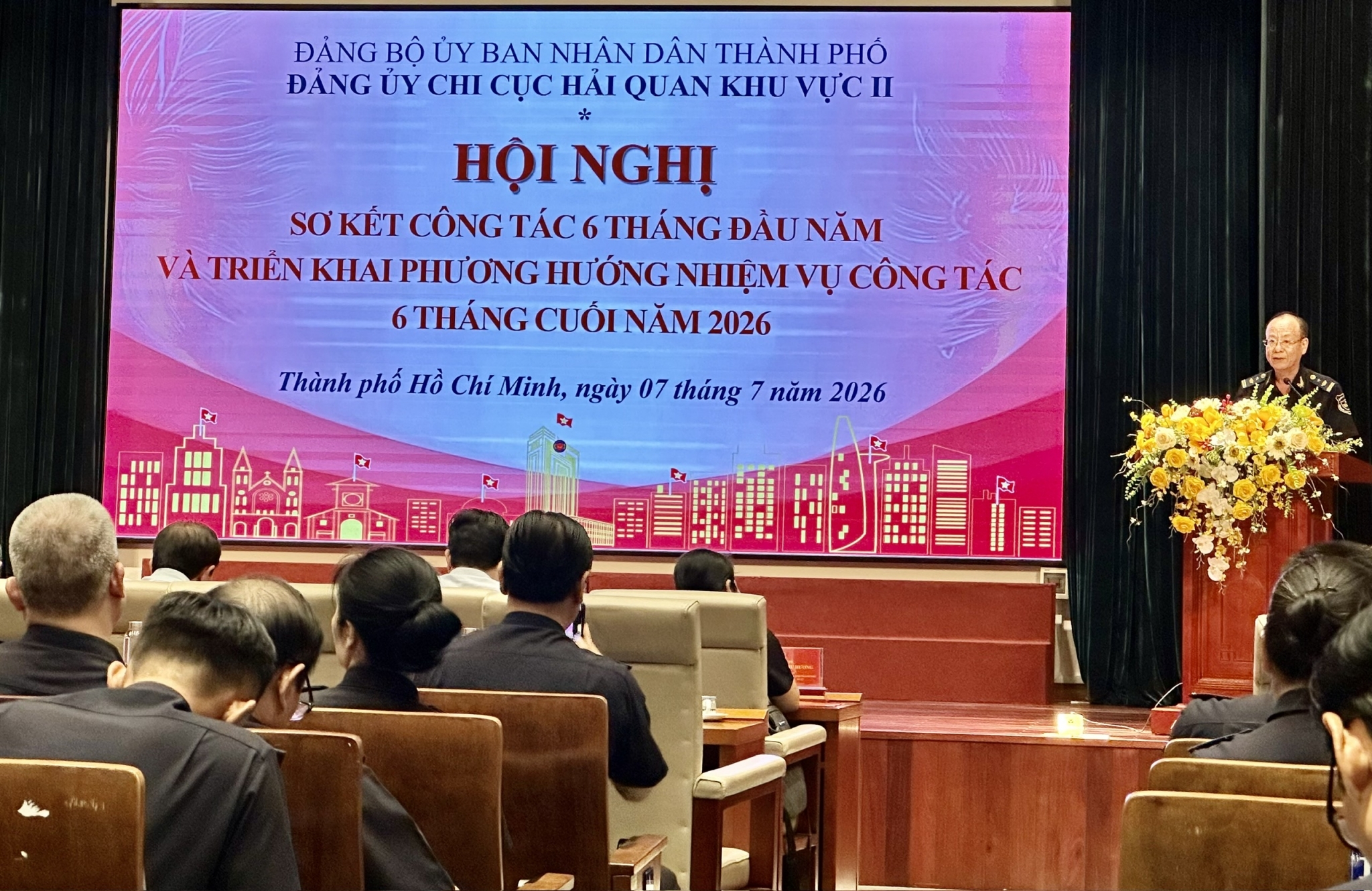 Chi cục Hải quan khu vực II phấn đấu hoàn thành mục tiêu thu 200.000 tỷ đồng