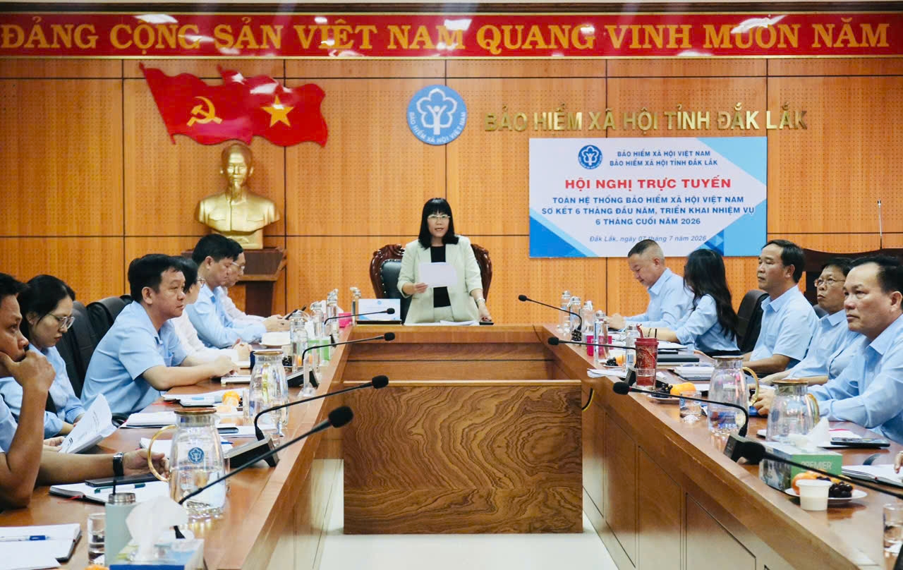 Nhiều địa phương quan tâm chỉ đạo thực hiện bảo hiểm xã hội, bảo hiểm y tế