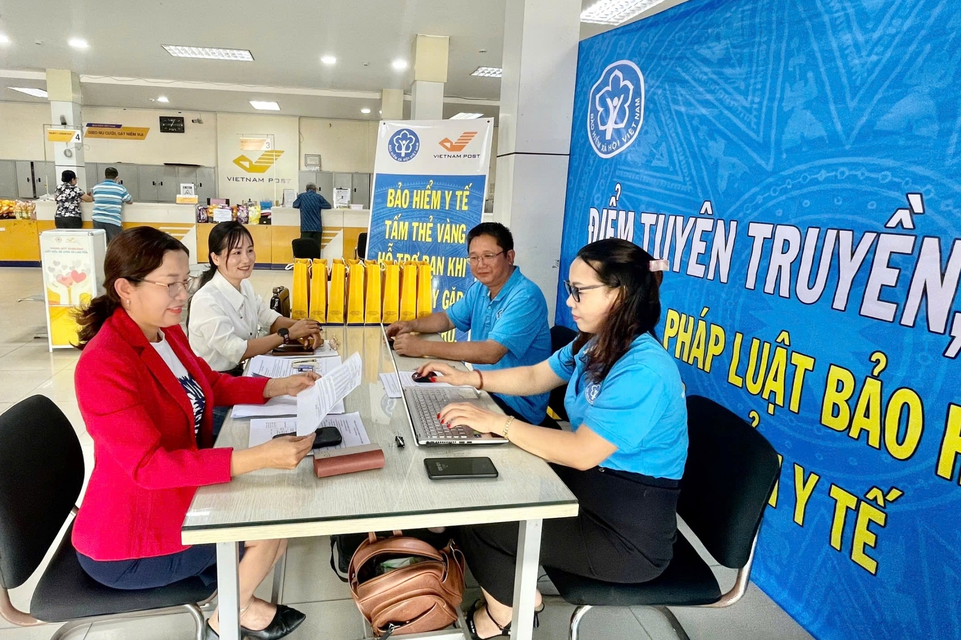 Bảo hiểm xã hội Khánh Hòa đổi mới tuyên truyền, đưa chính sách đến gần người dân