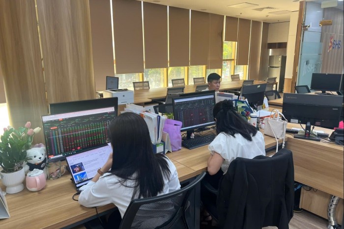 Bộ Tài chính ban hành Thông tư về đăng ký, hủy tư cách công ty đại chúng