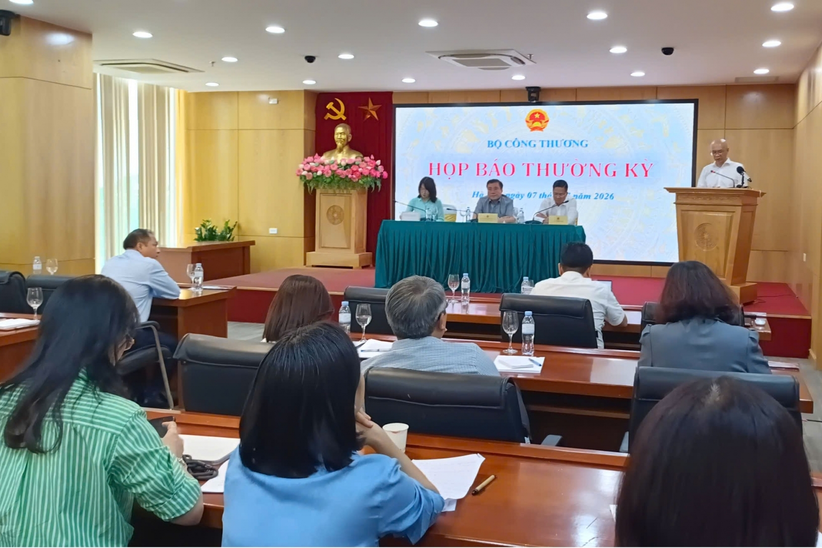 Xuất nhập khẩu tiếp tục khẳng định vai trò động lực của nền kinh tế