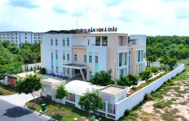 Trường Mầm non Á Châu là một trong những công trình hạ tầng xã hội phục vụ người lao động tại KCN Phước Đông. Trường Mầm non Á Châu là một trong những công trình hạ tầng xã hội phục vụ người lao động tại KCN Phước Đông.