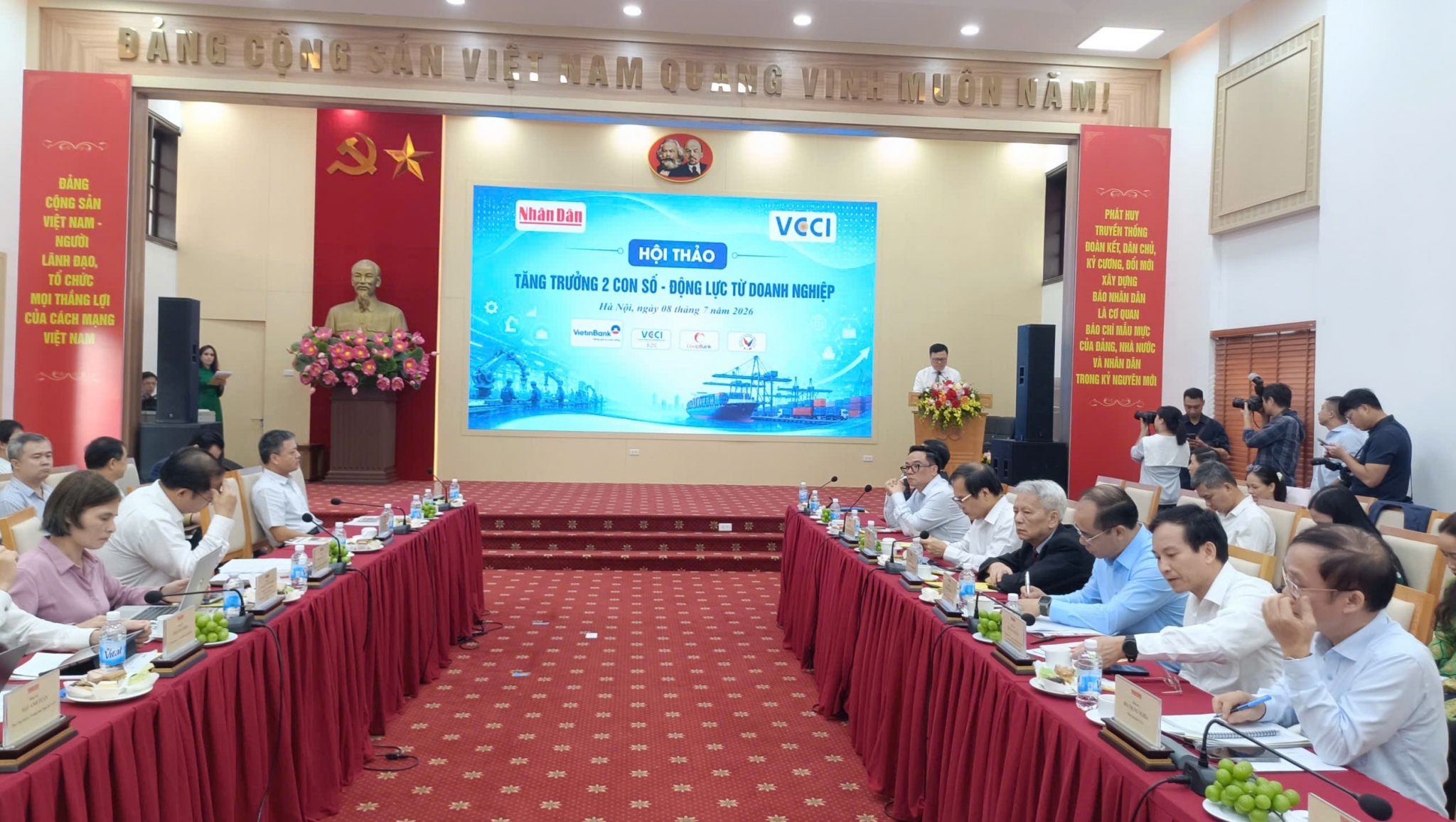 Các đại biểu tham dự Hội thảo. Các đại biểu tham dự Hội thảo.