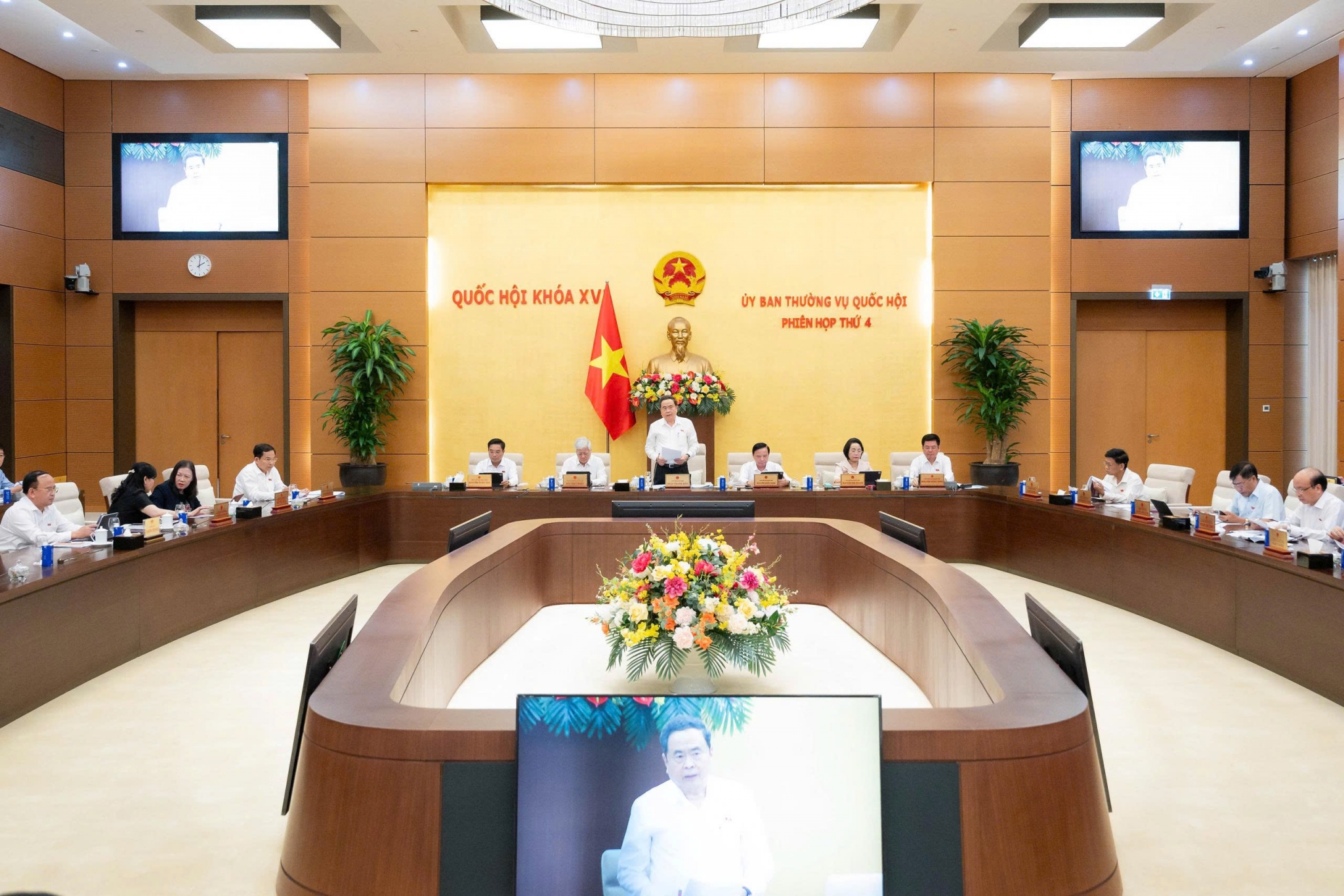 Dự kiến Quốc hội họp không thường lệ từ ngày 3 đến 24/8, xem xét 27 nội dung quan trọng Uy ban Thuong Vu Quoc hoi cho y kien ky hop khong thuong le