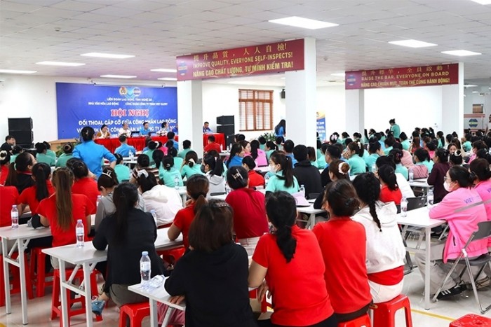 Bảo hiểm xã hội tỉnh Nghệ An đối thoại với người lao động Công ty Viet Glory