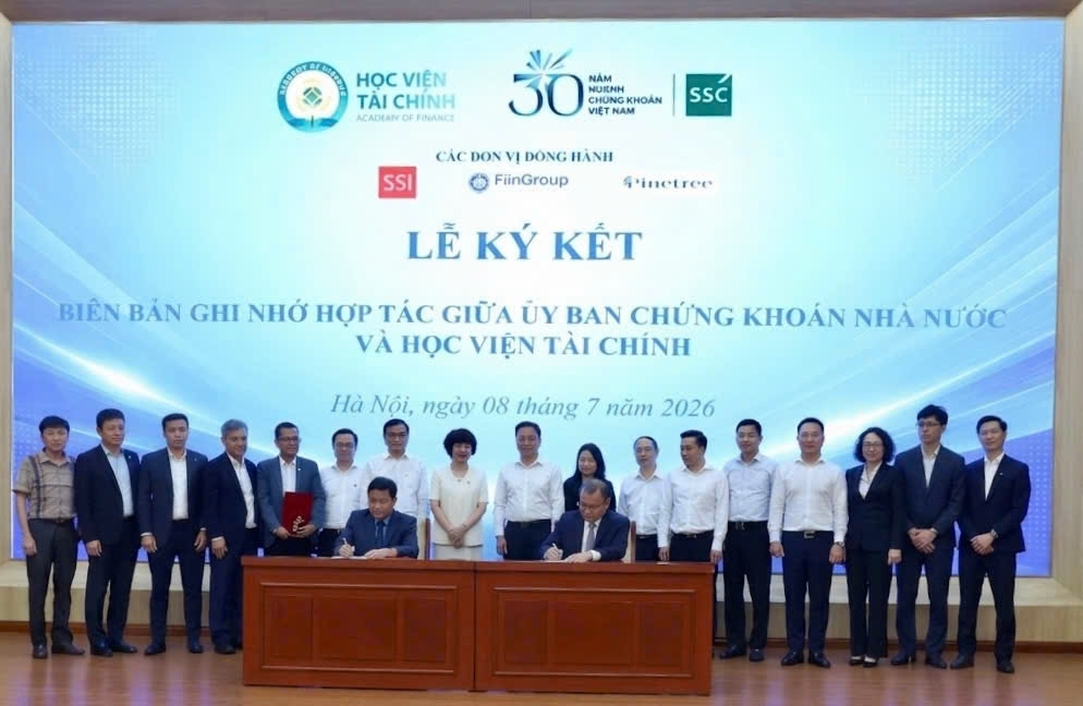 Ủy ban Chứng khoán Nhà nước bắt tay các trường đại học đầu tư cho nhân lực Ủy ban Chứng khoán Nhà nước bắt tay các trường đại học đầu tư cho nhân lực