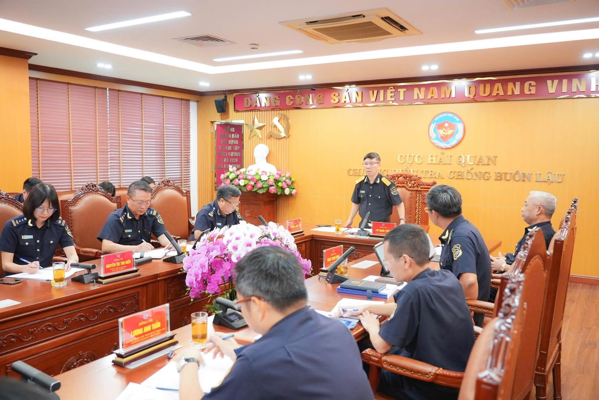 Không để Việt Nam trở thành địa bàn trung chuyển của buôn lậu, hàng giả