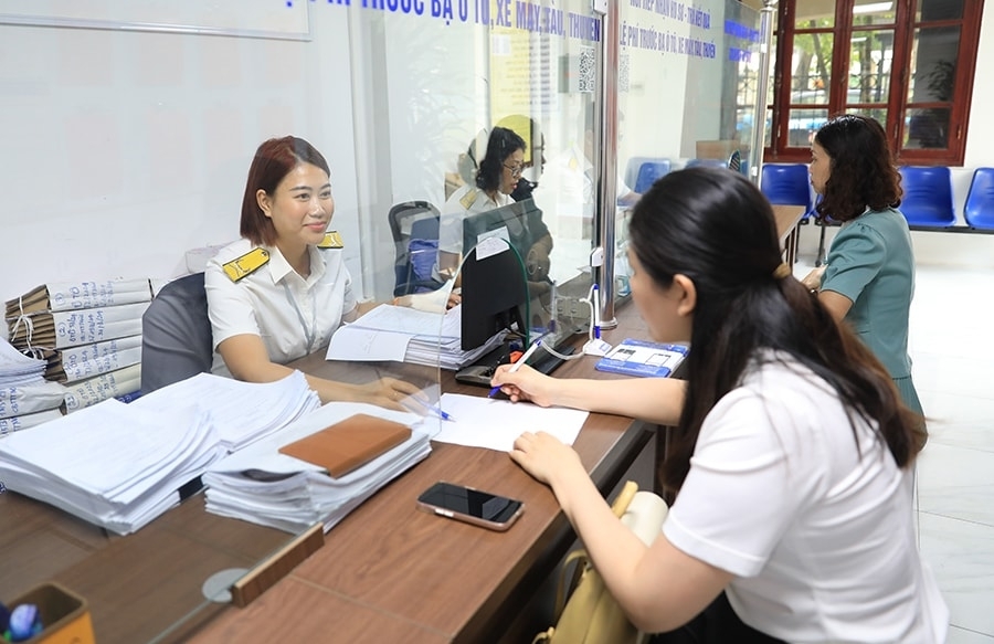 trường hợp doanh nghiệp 100% vốn đầu tư nước ngoài được thành lập theo pháp luật Việt Nam, nếu đáp ứng điều kiện về doanh thu