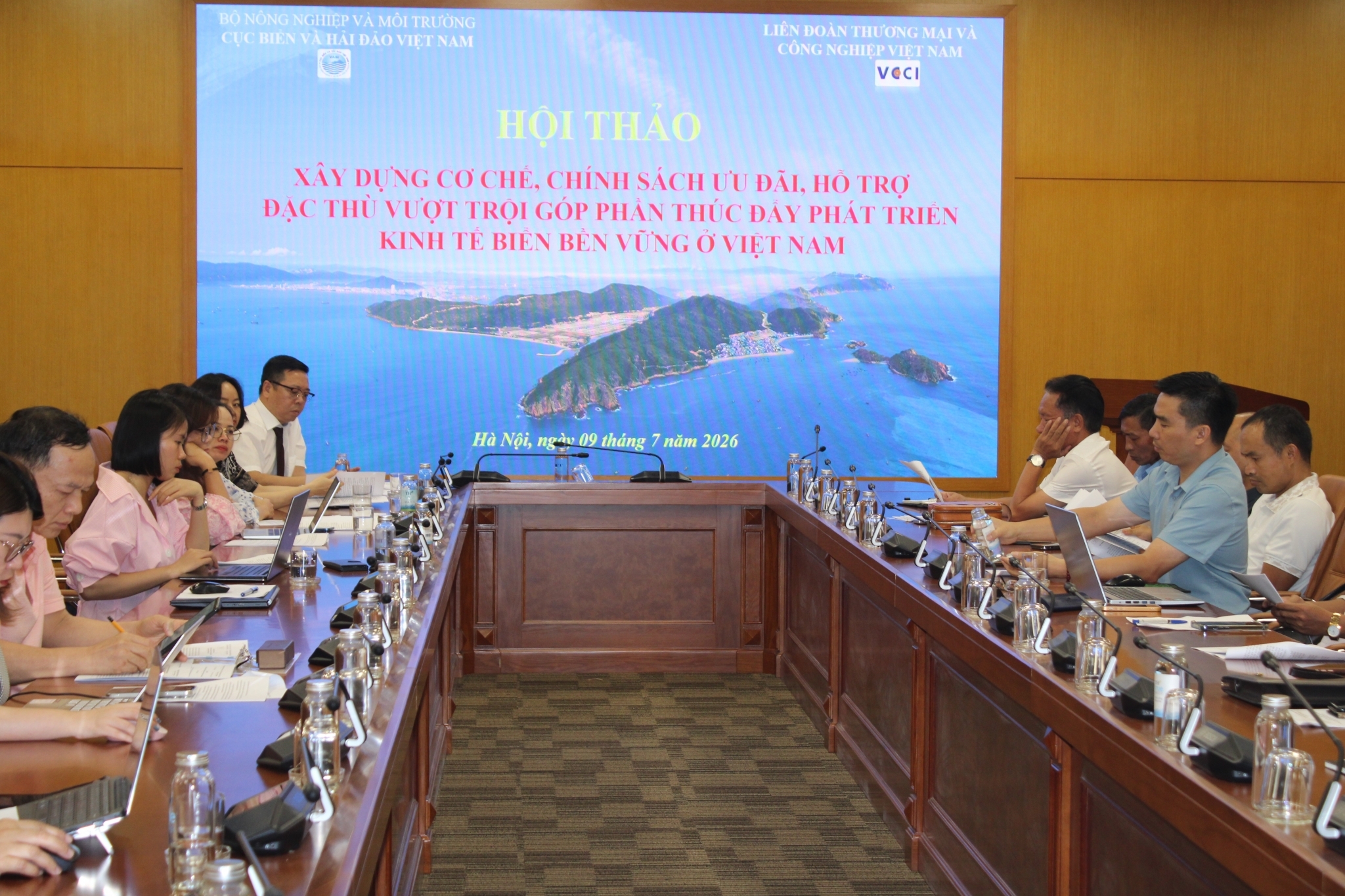 Hoàn thiện thể chế, khơi thông nguồn lực phát triển kinh tế biển