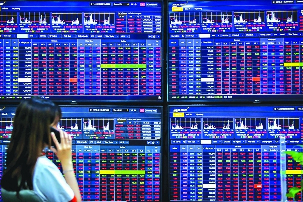 Dầu khí tỏa sáng nhưng không đủ giữ nhịp cho VN-Index
