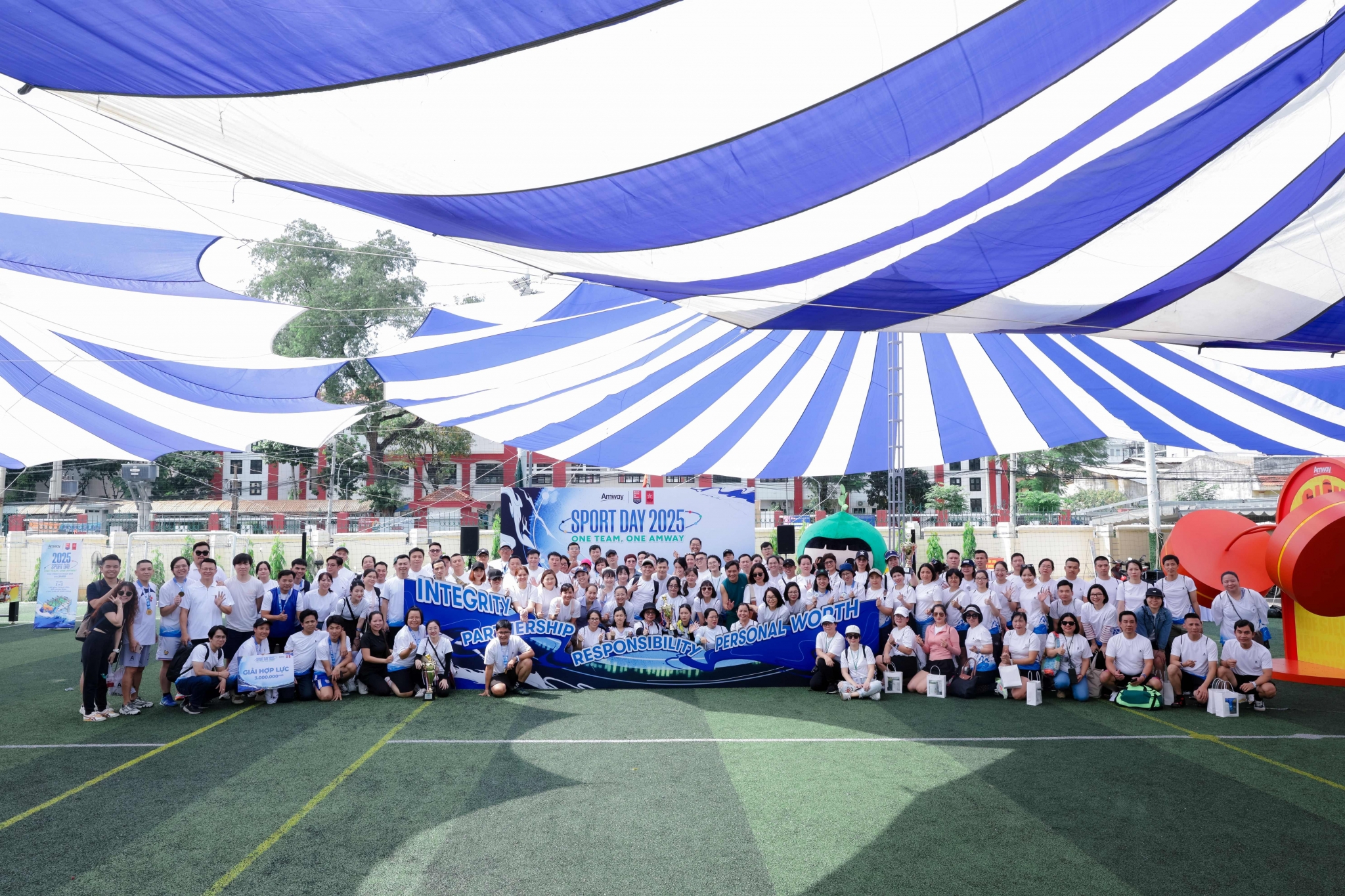 Amway Việt Nam 7 năm liền được vinh danh là nơi làm việc tốt nhất châu Á Amway Việt Nam 7 năm liền được vinh danh là nơi làm việc tốt nhất châu Á