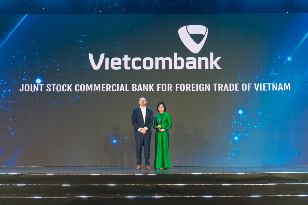 Vietcombank là nơi làm việc tốt nhất châu Á 3 năm liên tiếp Vietcombank là nơi làm việc tốt nhất châu Á 3 năm liên tiếp