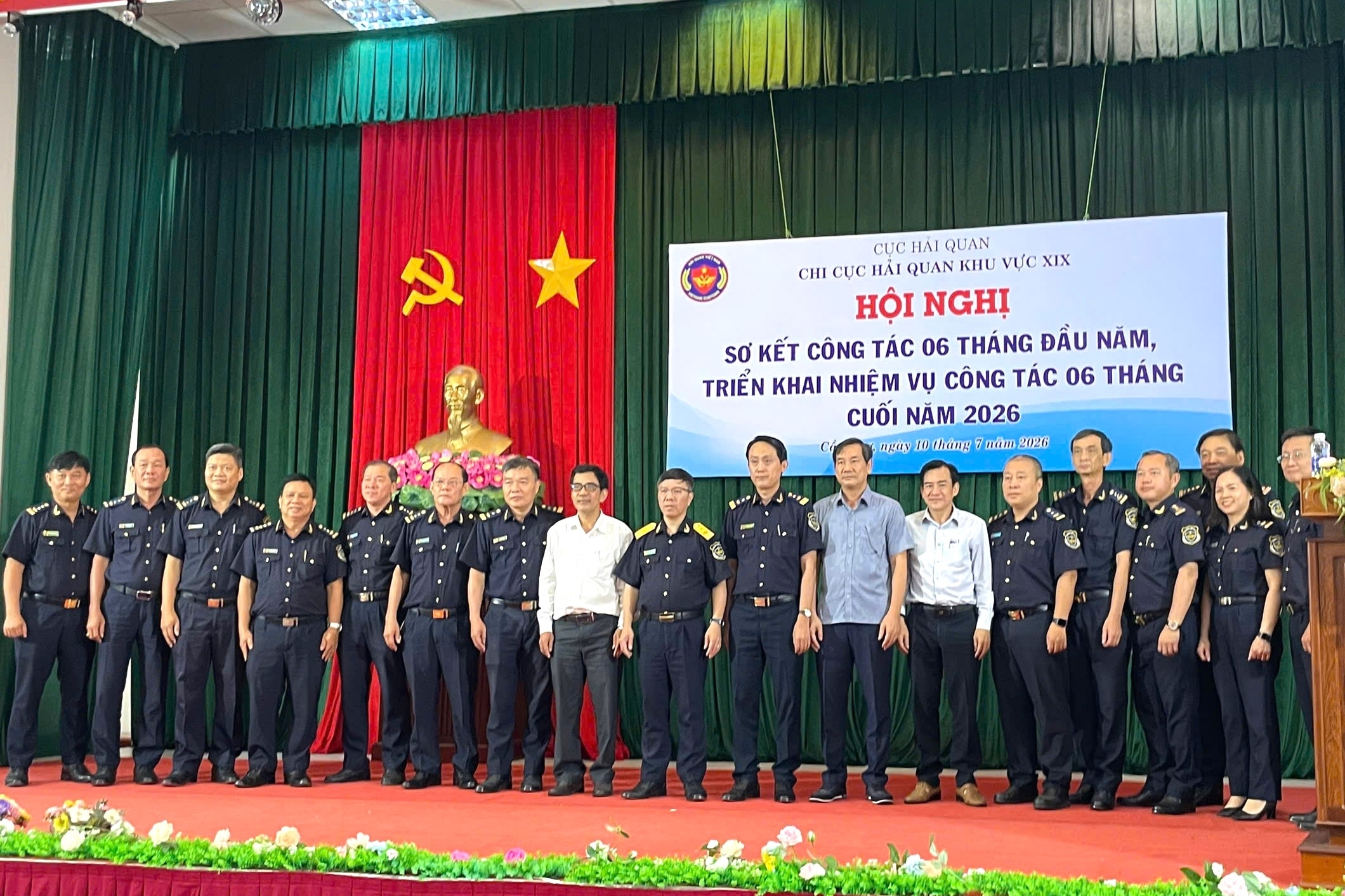 Hải quan khu vực XIX thu ngân sách đạt trên 97% dự toán