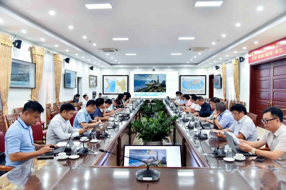 Thứ trưởng Ngoại giao Lê Thị Thu Hằng chủ trì cuộc họp liên ngành về công tác chuẩn bị Trung tâm Báo chí quốc tế phục vụ Tuần lễ cấp cao APEC 2027. Ảnh: Bộ Ngoại giao APEC