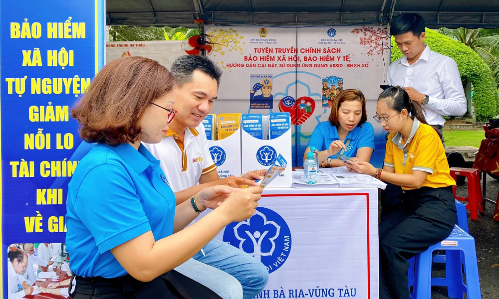 Triển khai đúng, đủ, kịp thời chế độ, chính sách về lương hưu, bảo hiểm xã hội