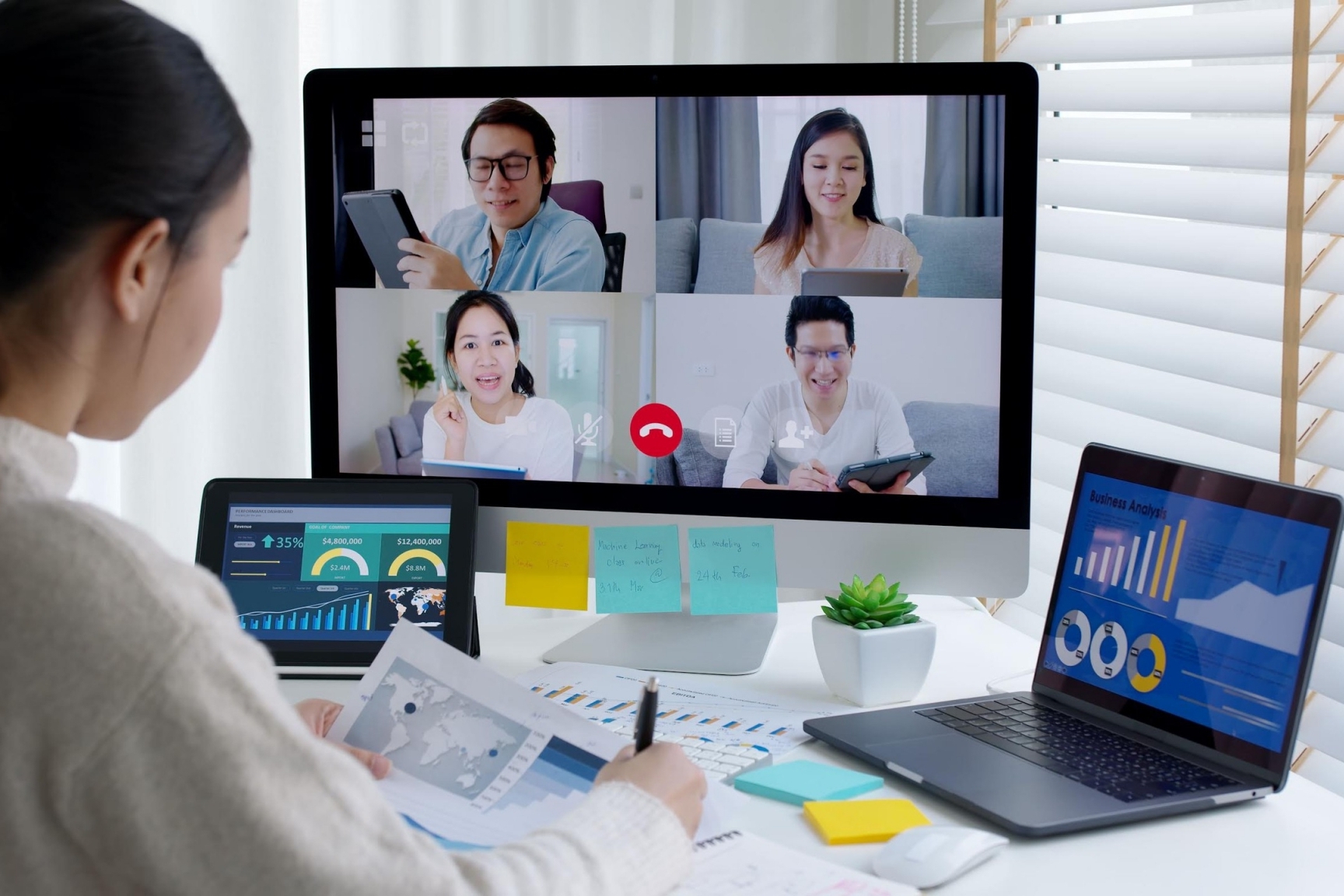 Chi phí lao động tăng: Doanh nghiệp xoay trục nhân sự và đẩy mạnh AI
