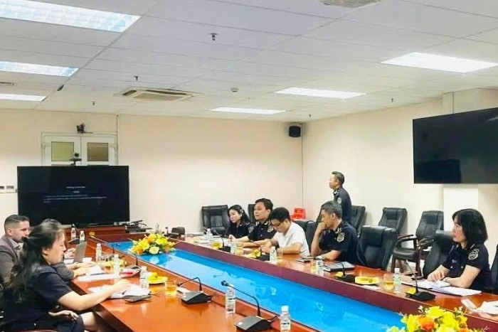 Trao đổi kinh nghiệm quản lý rủi ro đối với hành khách xuất nhập cảnh