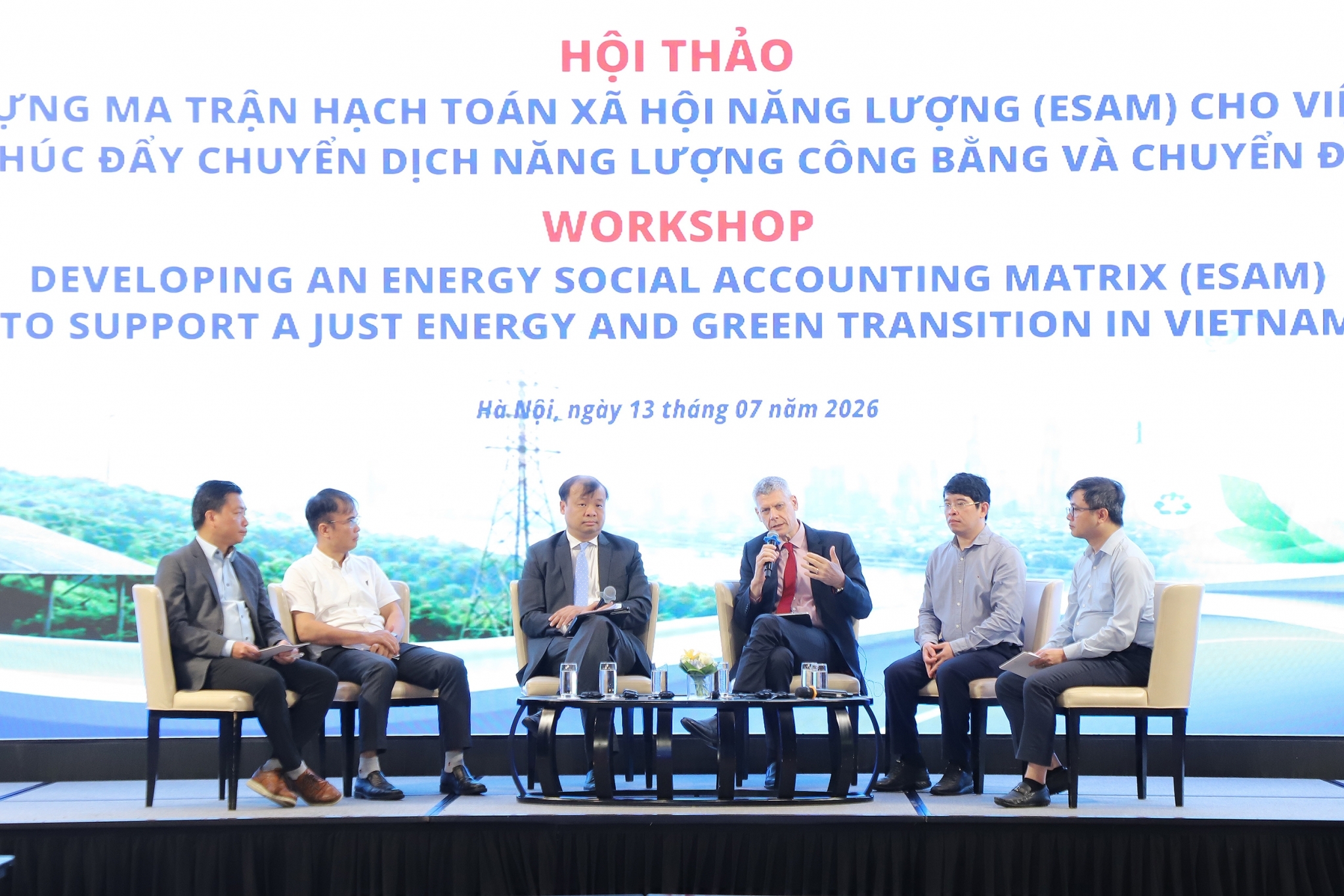 Muốn tăng trưởng xanh phải đặt con người vào trung tâm chính sách