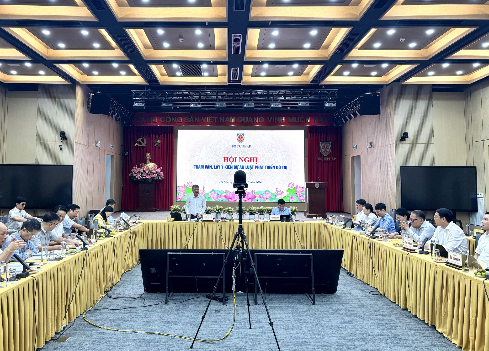 Mở rộng không gian phát triển cho đô thị và khu kinh tế đặc biệt