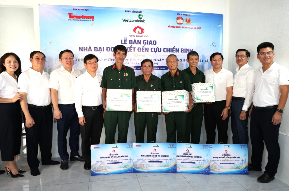 Vietcombank trao 6 nhà tình nghĩa cho cựu chiến binh TP. Hồ Chí Minh Vietcombank trao 6 nhà tình nghĩa cho cựu chiến binh TP. Hồ Chí Minh