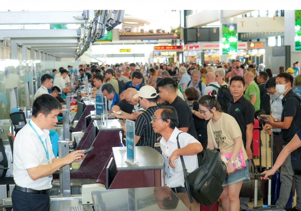 Tăng chuyến bay tại sân bay Nội Bài và Tân Sơn Nhất dịp hè 2026 Tăng chuyến bay tại sân bay Nội Bài và Tân Sơn Nhất dịp hè 2026