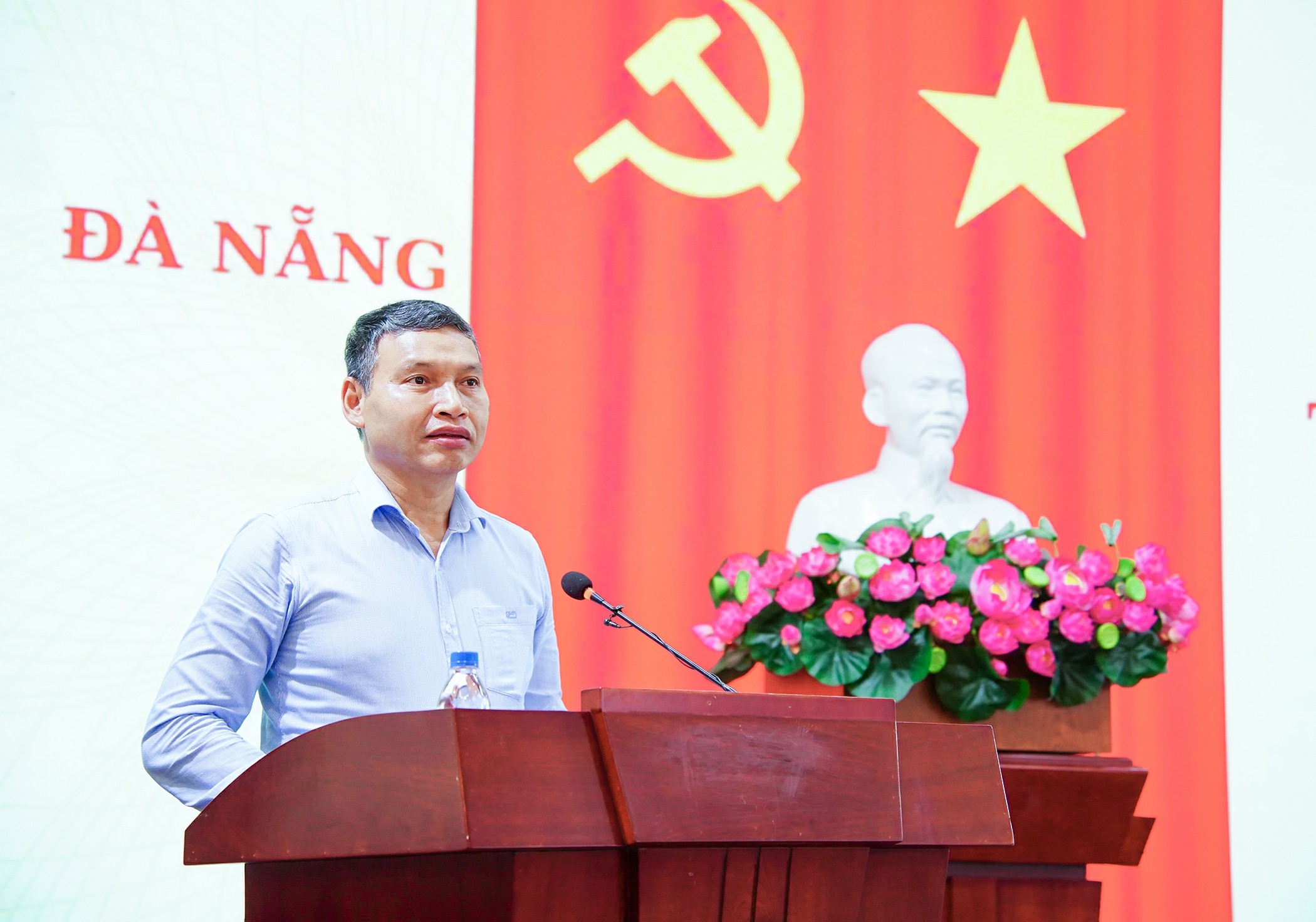 Phó Chủ tịch Thường trực UBND thành phố Hồ Kỳ Minh đề nghị Thuế thành phố tăng cường quản lý đối với các lĩnh vực có nguy cơ thất thu như thương mại điện tử, kinh doanh trên nền tảng số, mạng xã hội...
